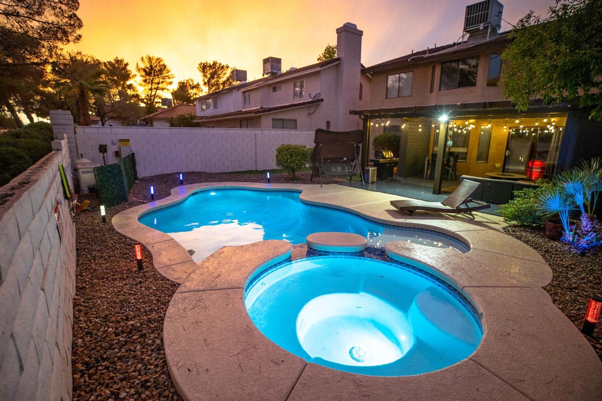 1800 Sqft House W/Heated Pool Spa 13Min From Strip Villa Las Vegas Dış mekan fotoğraf